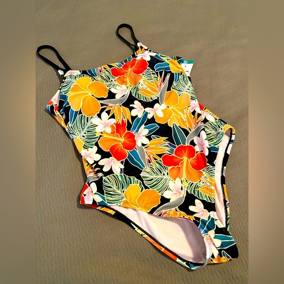 Hurley Other - NWT Hurley swimsuit bathing suit Hawaiian print beachwear beach sun surfing surf